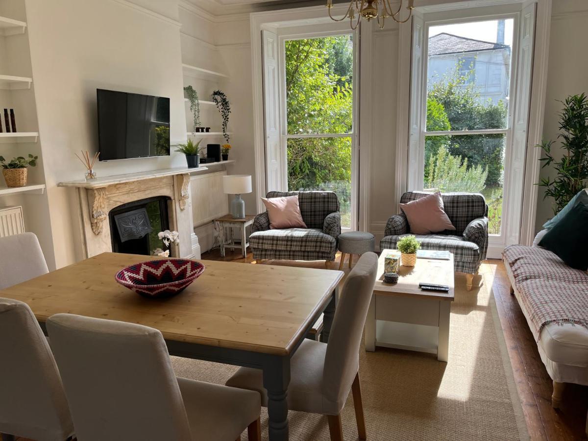 Elegant Bloomsbury Apartment In Tunbridge Wells エクステリア 写真